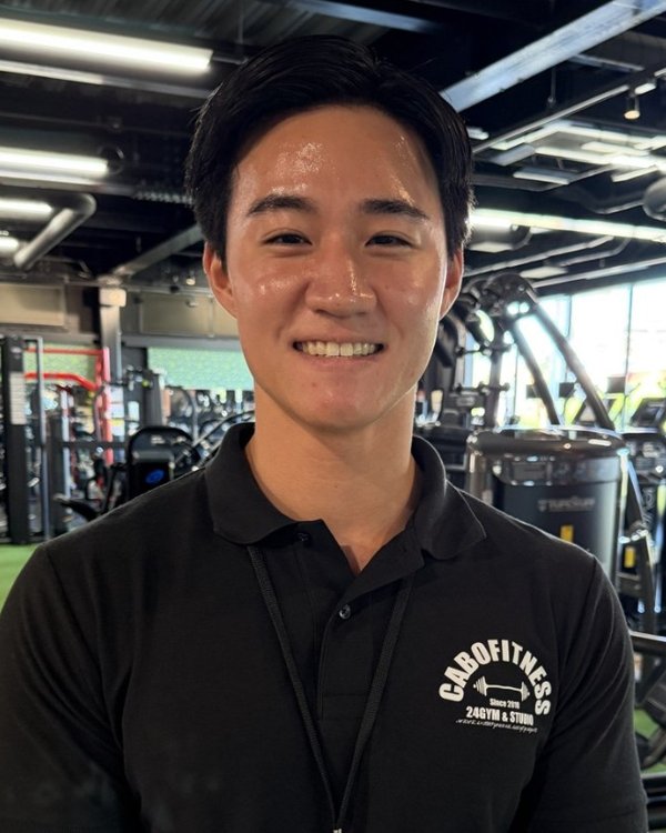 トレーナー 山本 飛鳥の写真